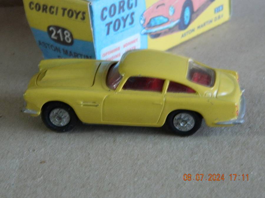 CORGI TOYS  -  218  -  ASTON MARTIN D.B.4