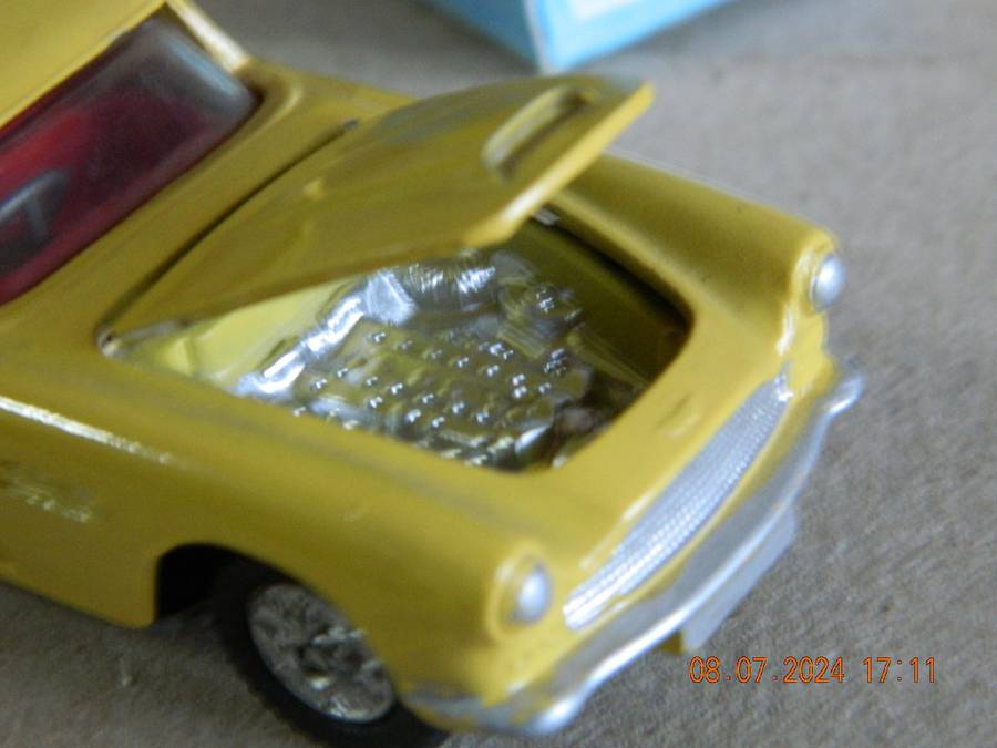 CORGI TOYS  -  218  -  ASTON MARTIN D.B.4