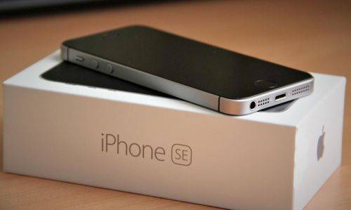 REDUCED!!  Apple iPhone SE 16GB Space Grey, CPO, NEW - SEALED IN ORIGINAL PACKAGING