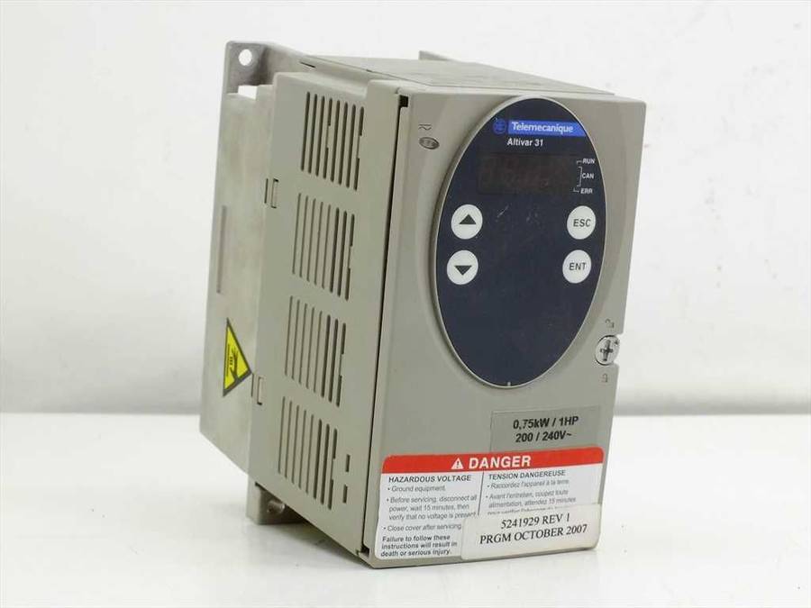 Telemecanique ATV31H075M3X Altivar 31 AC Drive 0.75kW 0.5HPTelemecanique ATV31H075M3X Altivar 31 AC