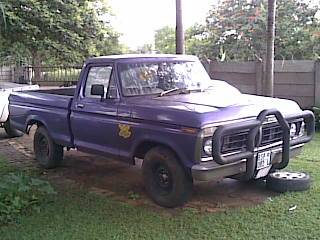 FORD F100 BAKKIE V8