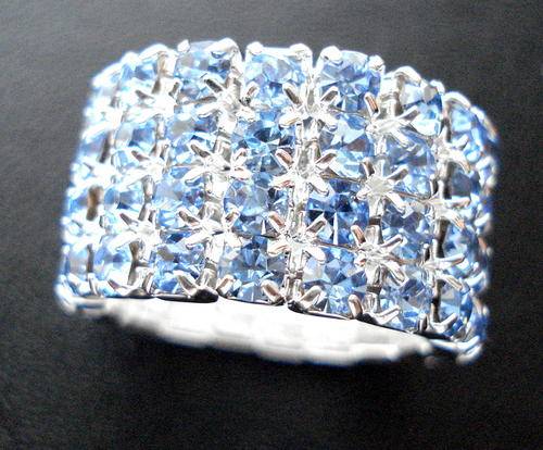 ** BEAUTIFUL SIMULATED SAPPHIRE RING **