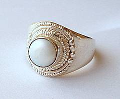 ** LOVELY PEARL RING SET IN STERLING SILVER.925**