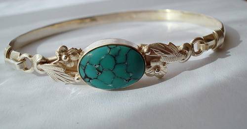 **STUNNING TURQUOISE BANGLE SET IN STERLING SILVER.925**