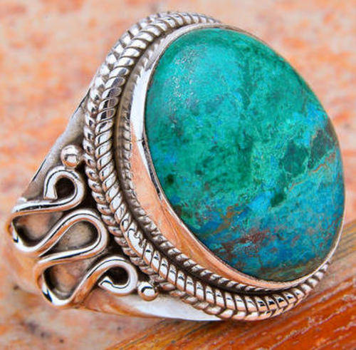 STUNNIG CHRYSOCOLLA SET IN STERLING SILVER.925 s " R "