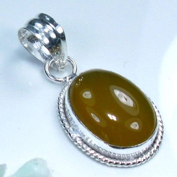 LOVELY HONEY AGATE SILVER PENDANT 1 1/2