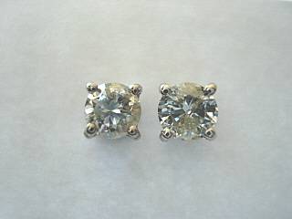 STUNNING 18ct White gold Diamond stud earings 0.34ct