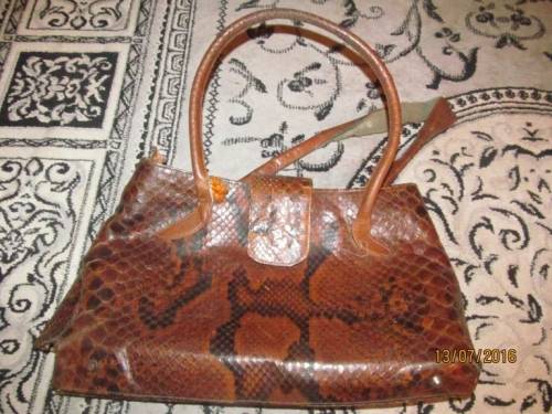 GENUINE PYTHON !! Ladies Handbag - Needs repair