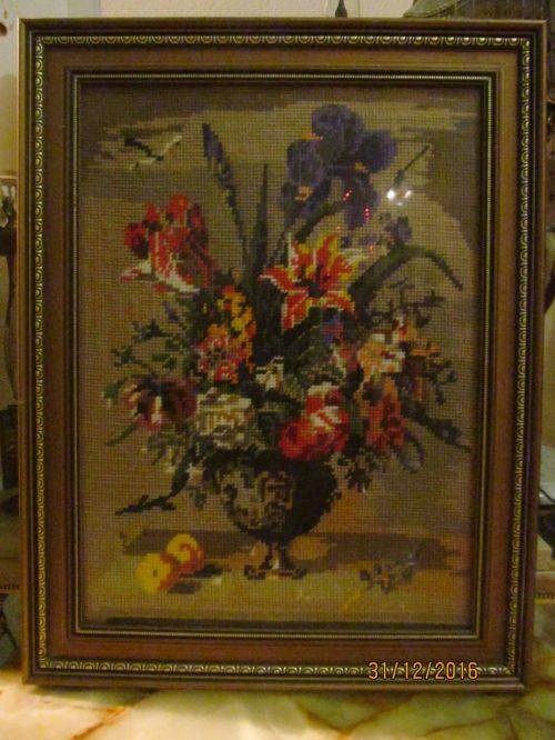 ARTFULLY SKILLED !! Framed Vintage Embroidery Work - Still Life Colorful Bouquet - Collectable