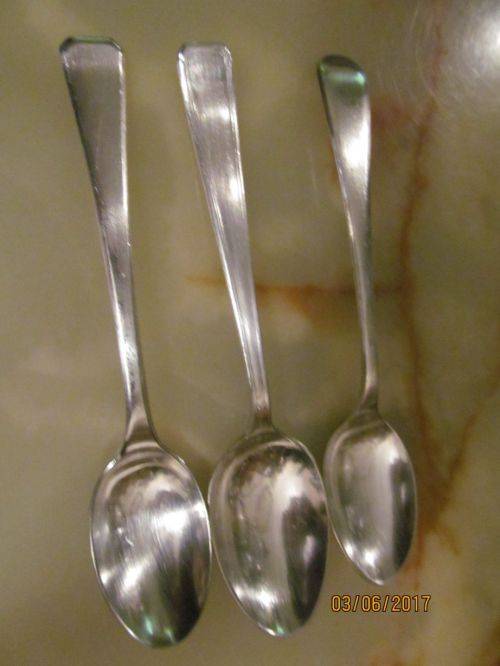 DOVETAIL ELAN !! Lot of Three Vintage Collectable Silver Plated Teaspoons -Different Handle Patterns
