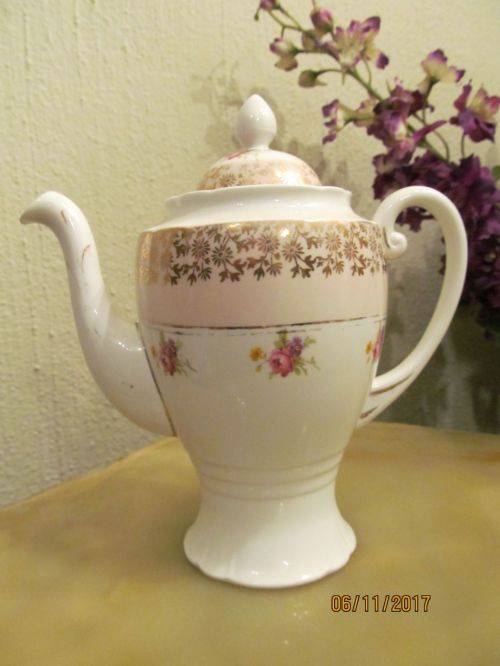 A LAPSE IN TIME !! Vintage 1950's Royal Standard China Fine Porcelain Teapot - Neo Classic