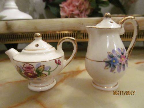 TEAPOT/COFFEE POT !! Vintage Set of Fine Porcelain Miniature Salt Shakers