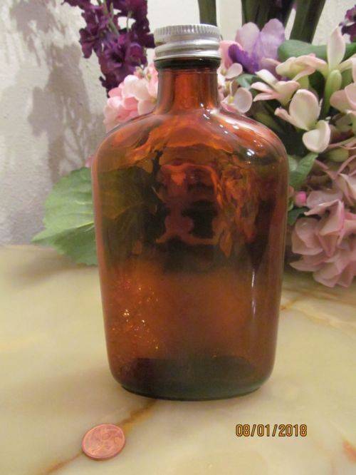 WHITE HORSE !! Vintage Collectable White Horse Whiskey Bottle - Brown Glass