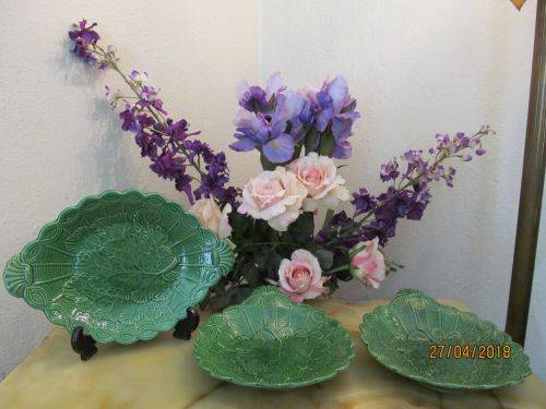 MAJOLICA !! Rare Vintage Set of Three Majolica Ceramic Parsley Leaf with Weave Serving Dishes