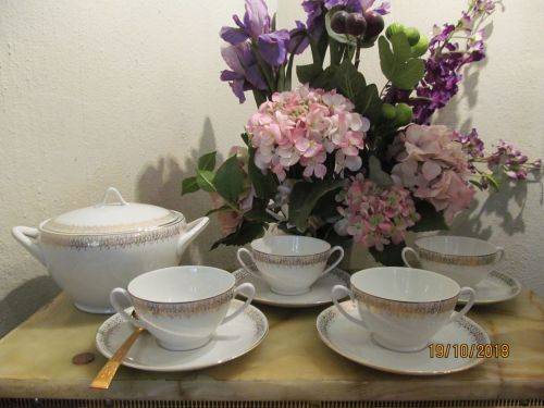 GOLDEN INERTIA !! Rare Vintage 1950-1960 Cornelia Loucky Fine Porcelain Soup/Dessert Set - 9 Items