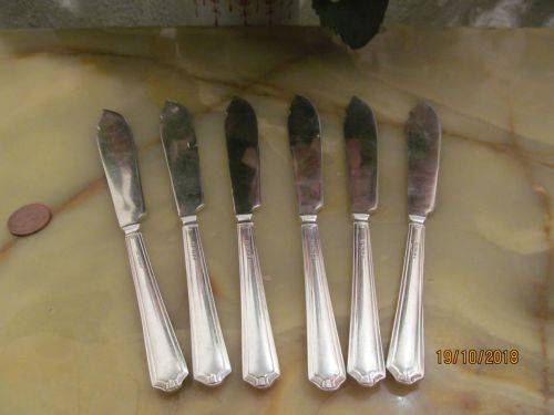 MIDTOWNE 2 !! Vintage 1934 Lot/Set of 6 Silver Plated Fish Knives with Rare Midtowne Design