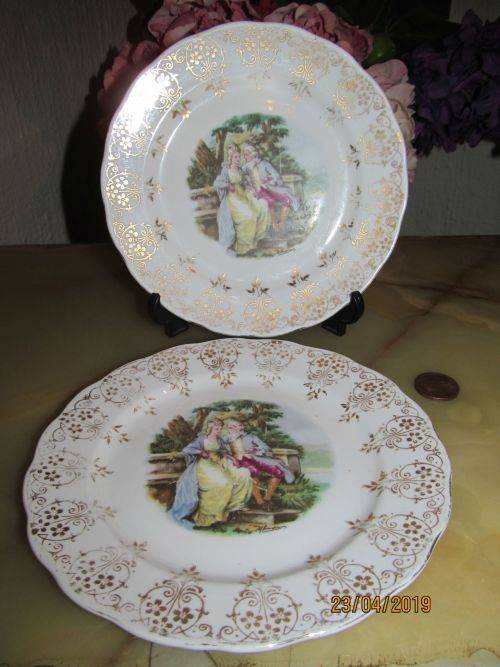 FRAGONARD !! Vintage Lot/Set of Two Fine Porcelain Decorative Wall / Cabinet Plates