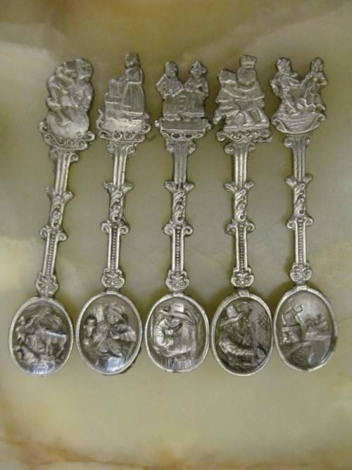 DUTCH ORNATE !! Vintage Lot of 5 Different Ornate Dutch Pewter Collectable Spoons