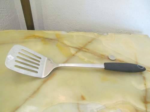 PRESTIGE !! Contemporary SA Prestige Stainless & Rubber Handled Egg Lifter