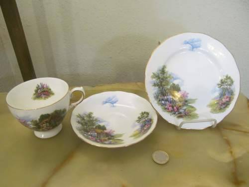 ROYAL VALE 4 !! Vintage 1959-1964 Royal Vale Fine Porcelain Country Cottage Tea Trio