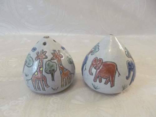 CERAMI ART !! Vintage Lot/Set of Hand Crafted & Decorated Art Pottery Salt n Pepper Shakers