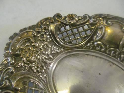 LONDON SILVER !! Vintage Ornately Crafted London Hallmarked .925 Sterling Sweets Dish