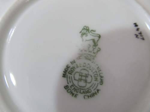 ROYAL DOULTON + !! Vintage Lot of 1 Royal Doulton Fine Porcelain Saucer and 5 Others