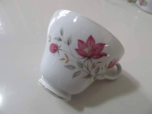 COLCLOUGH + !! Vintage Lot of One Colclough Fine Porcelain Teacup and 2 Others