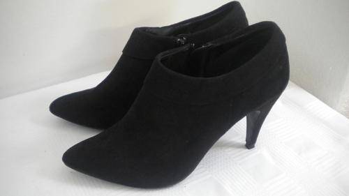 STUDIO. W BOOTS!!