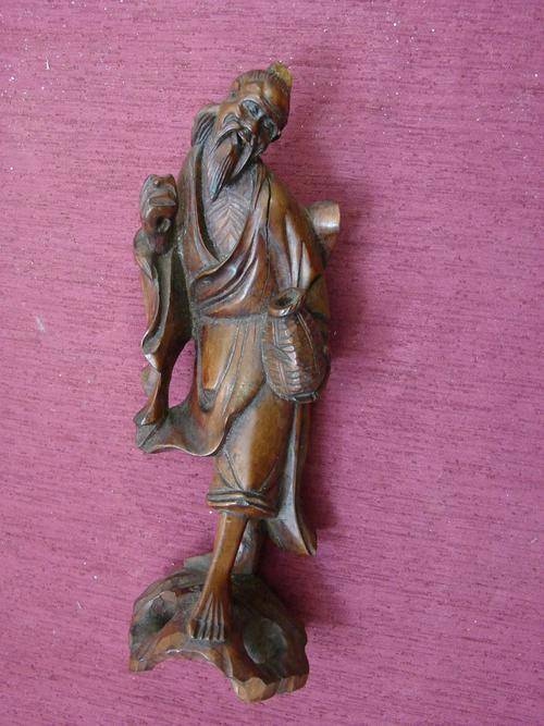 WOODEN ORIENTAL MAN !!