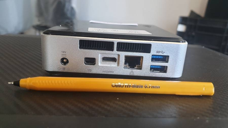 Intel NUC i5 D54250 WYK 4th gen mini pc 256gb SSD 8gb ram