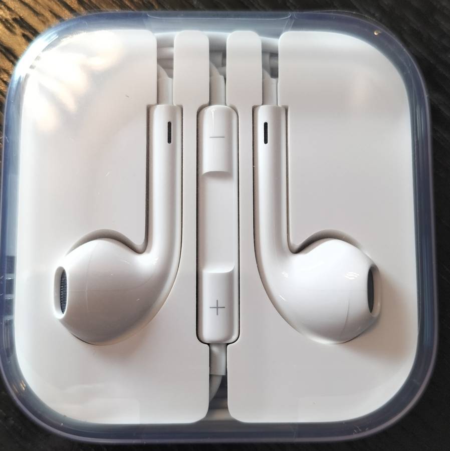 Apple iPhone earphones - Unopened