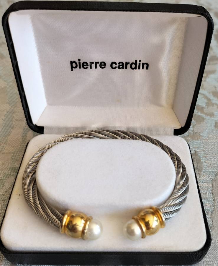 Pierre Cardin bracelet (in original box)