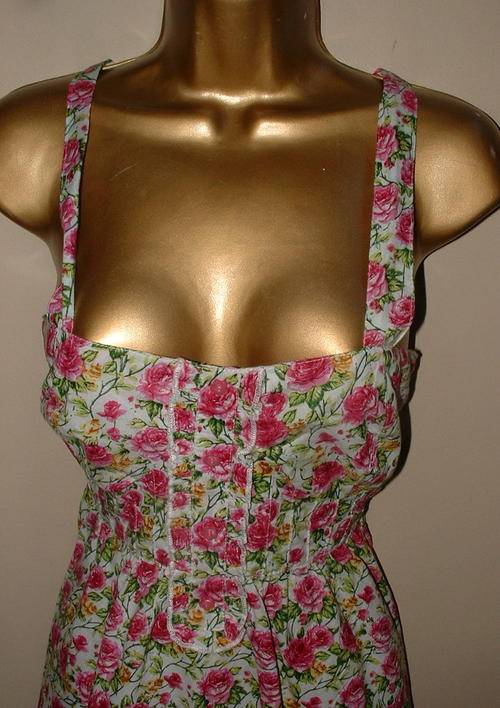 8 - teeny 10 / 32 - 34 New pretty roses x-over summer top.