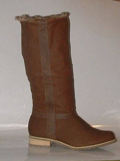 Size 7 brown or Black      New ladies flat boots.