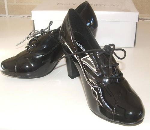 Brand new boxed size 4 ladies high heel laced shoes black - Must Have.