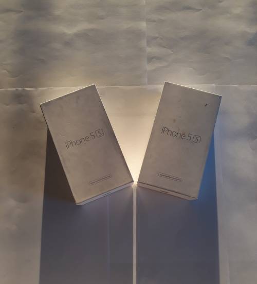 2x IPhone 5s brand new condition!!! - read description