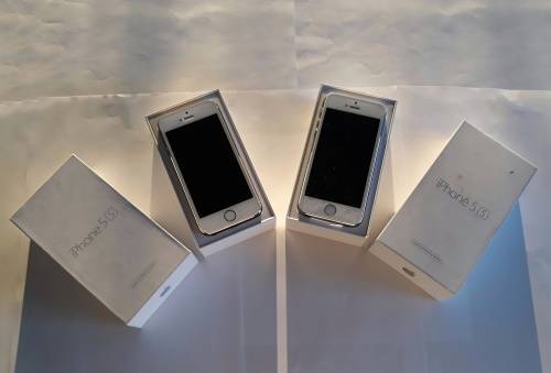 2x IPhone 5s brand new condition!!! - read description