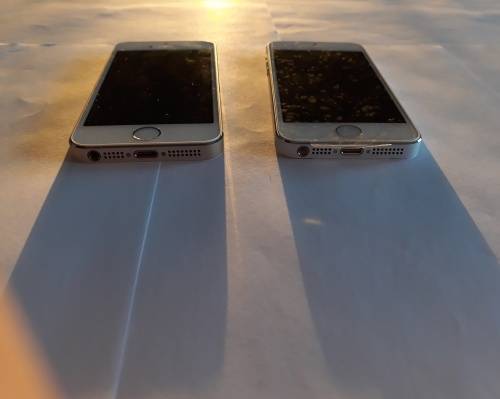 2x IPhone 5s brand new condition!!! - read description