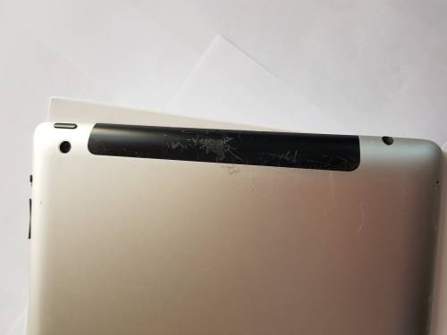 Apple iPad 3 64GB WIFI & Cellular Silver. Cracked screen