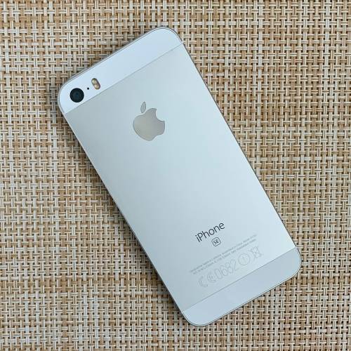 APPLE iPHONE SE SILVER 32GB (3 MONTH WARRANTY)