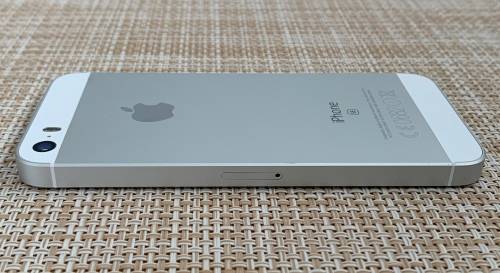 APPLE iPHONE SE SILVER 32GB (3 MONTH WARRANTY)