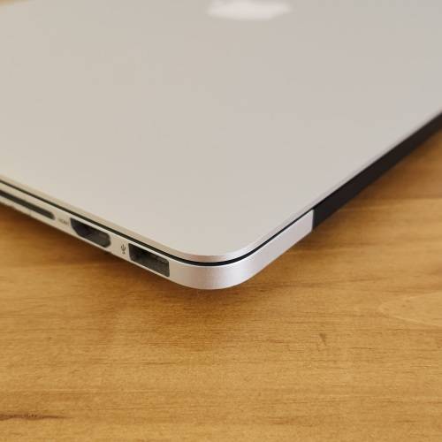 Apple MacBook Pro 15 Inch Retina Mid 2015 intel Core i7 256GB SSD/16GB RAM (3 Month Warranty)