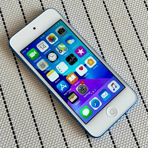 Apple iPod Touch 6TH Gen Blue 32GB (1 Month Warranty)
