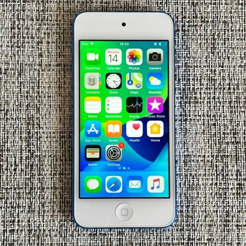 Apple iPod Touch 6TH Gen Blue 32GB (1 Month Warranty)