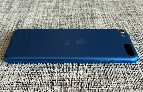 Apple iPod Touch 6TH Gen Blue 32GB (1 Month Warranty)