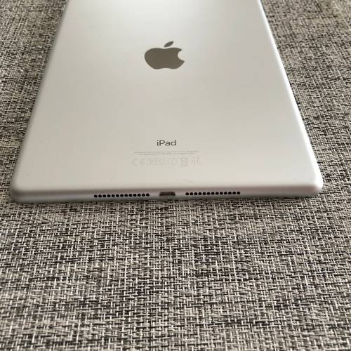 Apple iPad 5 Silver 32GB WiFi-Excellent Condition!