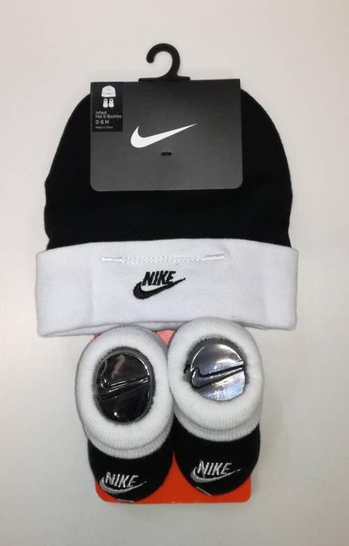 NIKE Newborn Booties & Hood