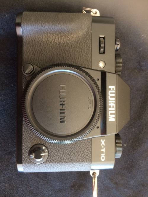 Late listing*** Fujifilm XT-10 mirrorless camera in very good condition, body only.