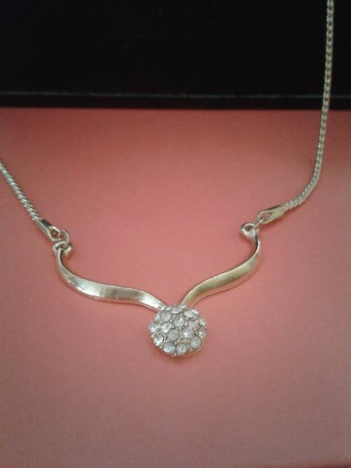 AUSTRALIAN CRYSTAL GOLD PLATED NECKLACE